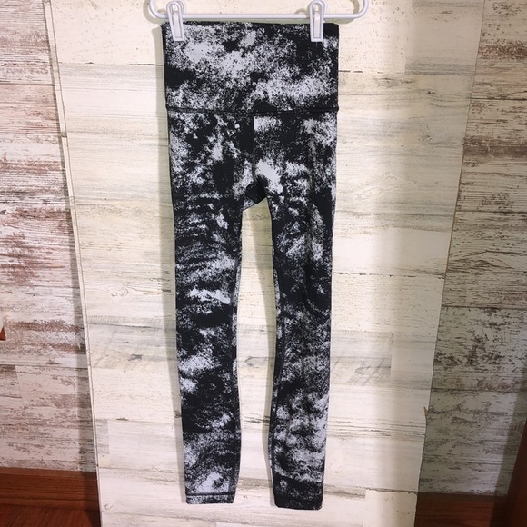 Lululemon Wunder Under Full-On Luxtreme
Aerify Jacquard Black Alpine White 2​​ - Picture 11 of 15